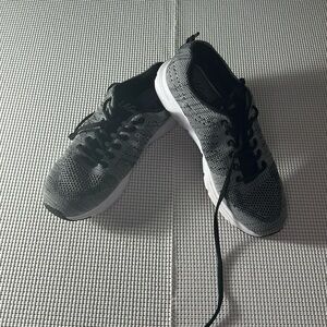 L.A. Gear Black and Gray Sneakers